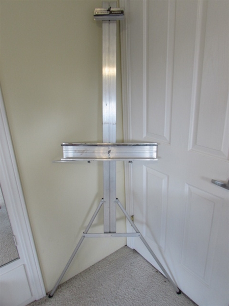 ALUMINUM ART EASEL, PALET AND ART