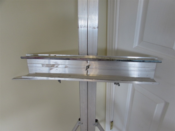 ALUMINUM ART EASEL, PALET AND ART