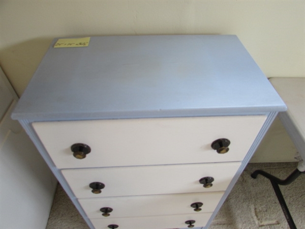 SMALL BLUE & WHITE DRESSER