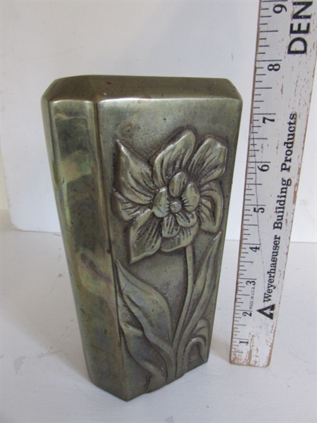 BRASS DECOR - VASE, LAMP, HOURGLASS AND MORE