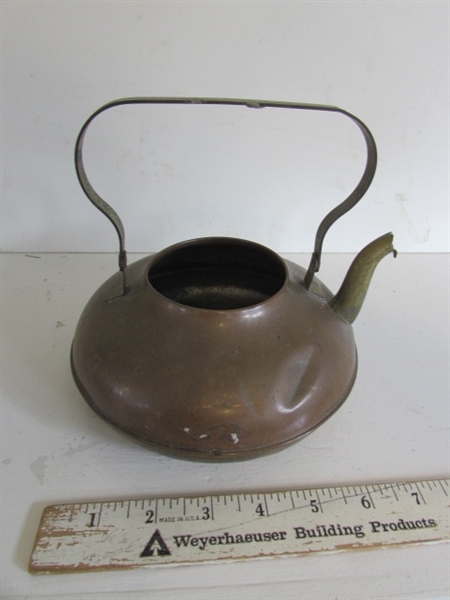BRASS DECOR - VASE, LAMP, HOURGLASS AND MORE