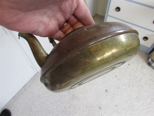 BRASS DECOR - VASE, LAMP, HOURGLASS AND MORE