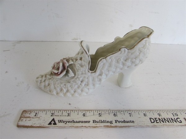 VICTORIAN PORCELAIN SHOES, RING HOLDER AND TRINKET BOXES