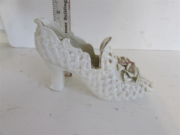 VICTORIAN PORCELAIN SHOES, RING HOLDER AND TRINKET BOXES