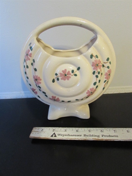 VINTAGE WEIL WARE VASE #602 & VICTORIAN DECOR