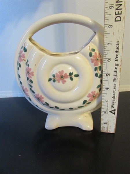 VINTAGE WEIL WARE VASE #602 & VICTORIAN DECOR