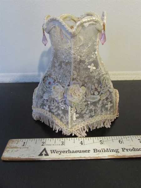 VINTAGE WEIL WARE VASE #602 & VICTORIAN DECOR