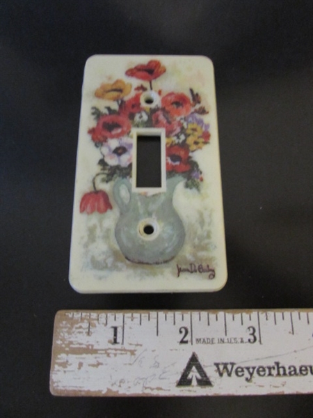 VINTAGE WEIL WARE VASE #602 & VICTORIAN DECOR