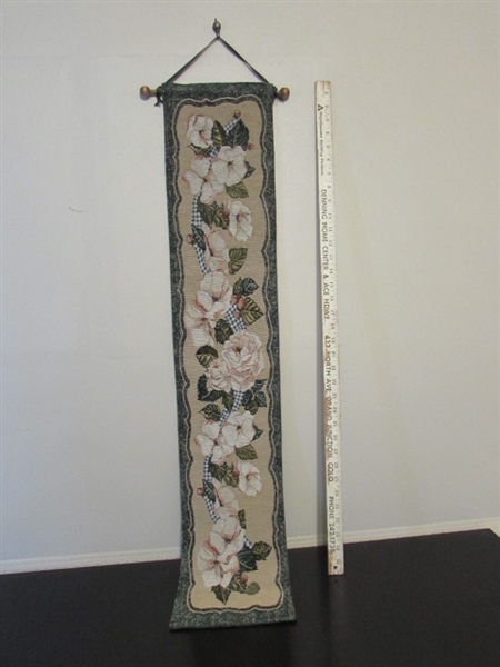 VINTAGE WEIL WARE VASE #602 & VICTORIAN DECOR