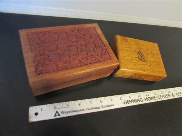 WOOD END TABLE AND BOXES