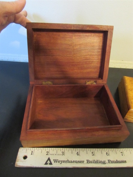 WOOD END TABLE AND BOXES