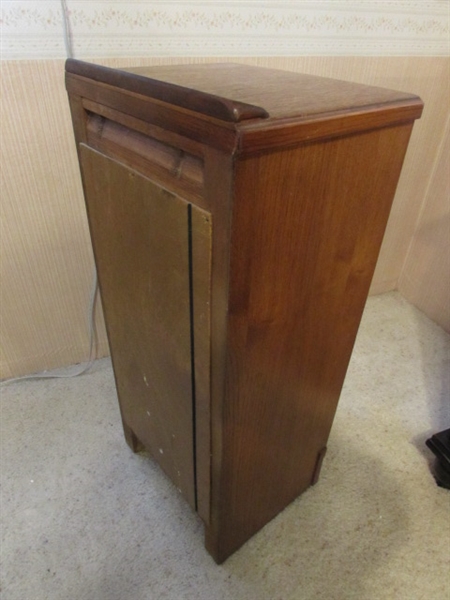 WOOD END TABLE AND BOXES