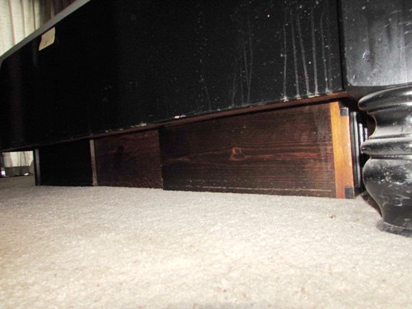 KING SIZE BED FRAME AND MATTRESS