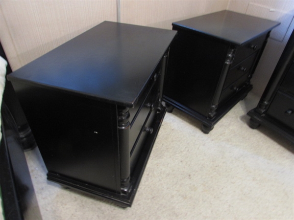 2 NIGHT STANDS