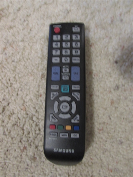 32 SAMSUNG FLAT SCREEN TV W/REMOTE
