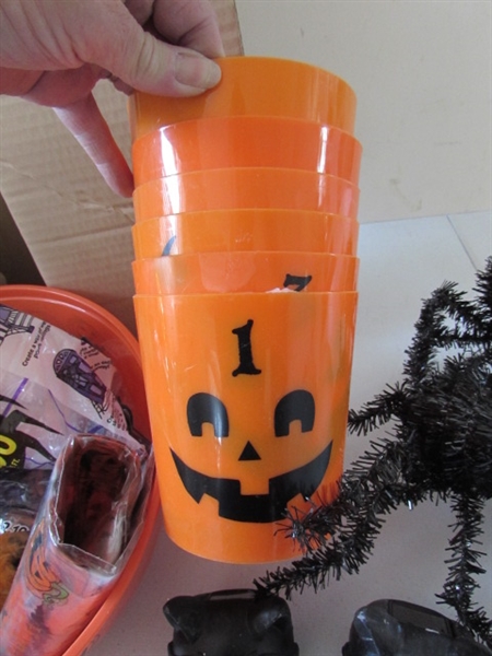 5' SKELETON & HALLOWEEN DECOR