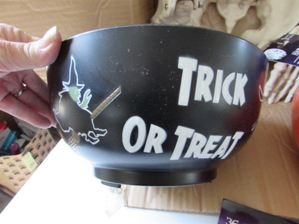 5' SKELETON & HALLOWEEN DECOR