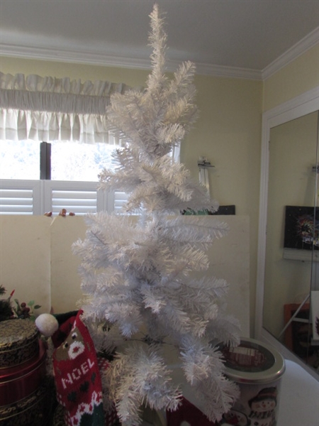 4' WHITE CHRISTMAS TREE, HANGING TREE W/LIGHTS, TINS, ETC