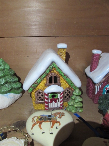 CHRISTMAS VILLAGE HOUSES, ETC