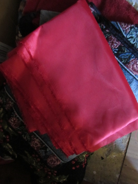 7' CHRISTMAS TREE, TREE SKIRTS & MORE