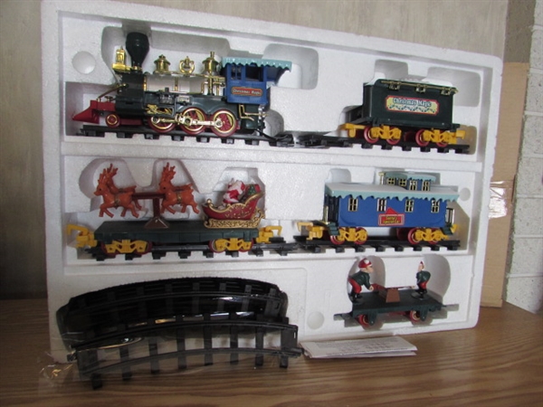 ANIMATED MUSICAL CHRISTMAS TRAIN
