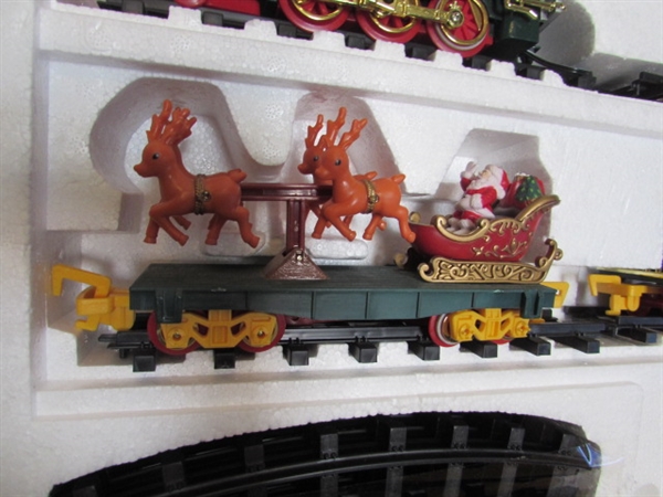 ANIMATED MUSICAL CHRISTMAS TRAIN