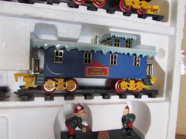 ANIMATED MUSICAL CHRISTMAS TRAIN