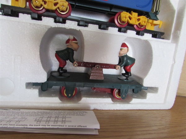 ANIMATED MUSICAL CHRISTMAS TRAIN