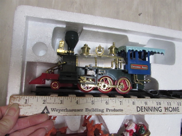 ANIMATED MUSICAL CHRISTMAS TRAIN