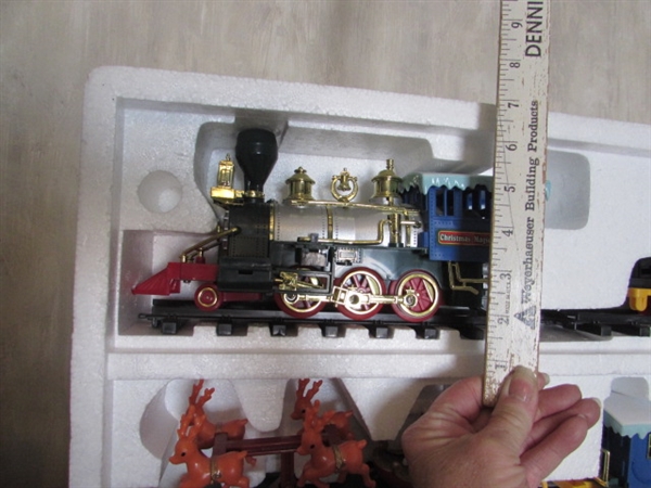 ANIMATED MUSICAL CHRISTMAS TRAIN