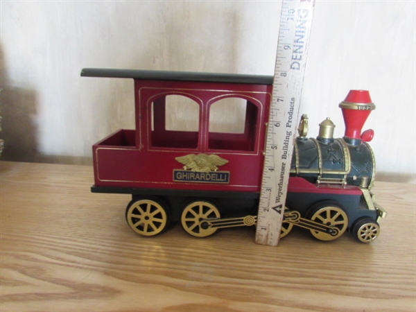 ANIMATED MUSICAL CHRISTMAS TRAIN
