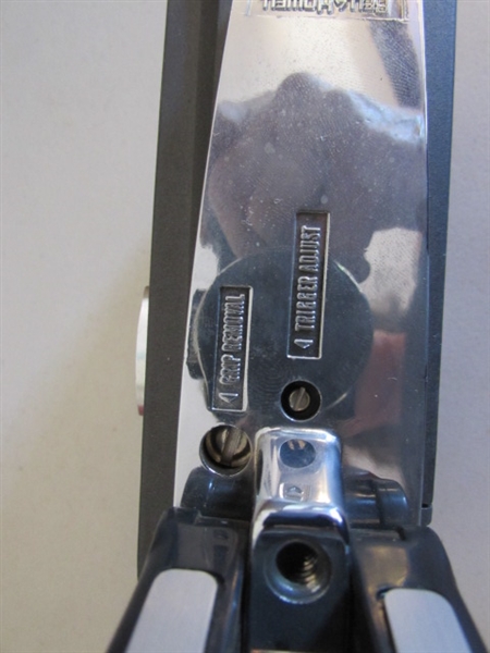 BELL & HOWELL 8mm FILM CAMERA, PROJECTOR & ACCESSORIES