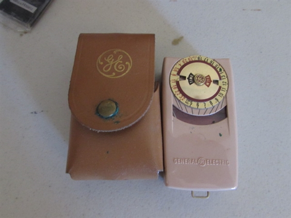 BELL & HOWELL 8mm FILM CAMERA, PROJECTOR & ACCESSORIES