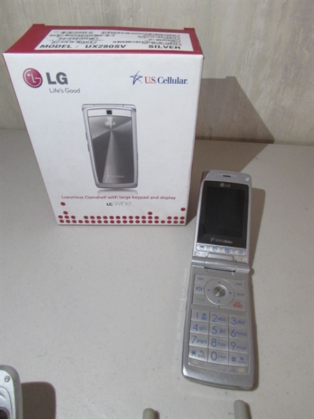 COLLECTION OF CELL PHONES - ANDROID & I PHONES