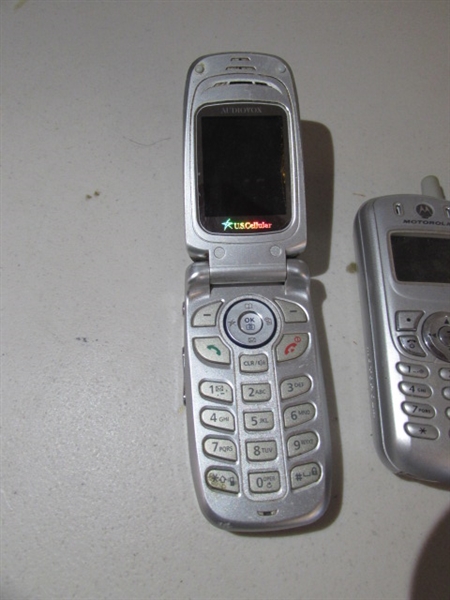 COLLECTION OF CELL PHONES - ANDROID & I PHONES