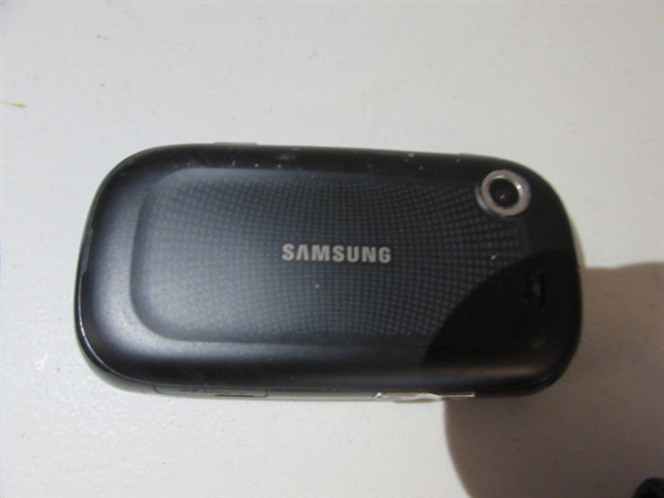 COLLECTION OF CELL PHONES - ANDROID & I PHONES