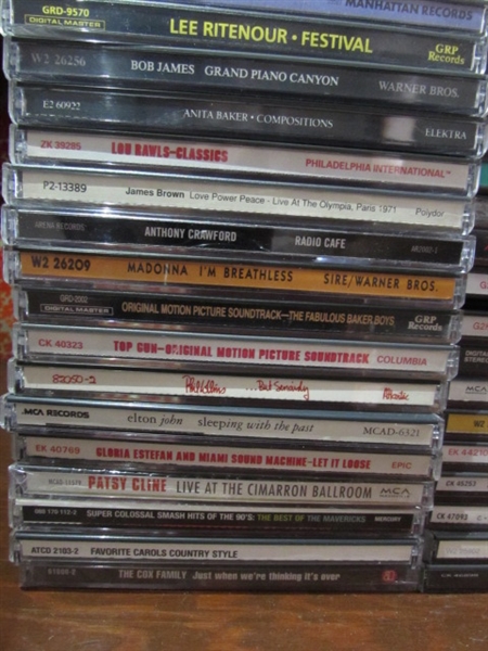 LARGE COLLECTION OF CD'S & MUSIC BOOKLETS
