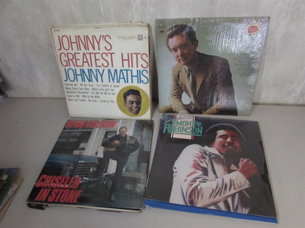 50+ VINTAGE RECORD ALBUMS