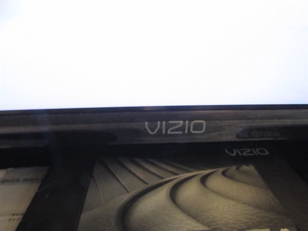 VIZIO 50 LED UHDTV W/ TV STAND & CONSOLE