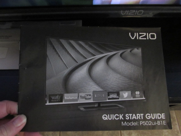 VIZIO 50 LED UHDTV W/ TV STAND & CONSOLE