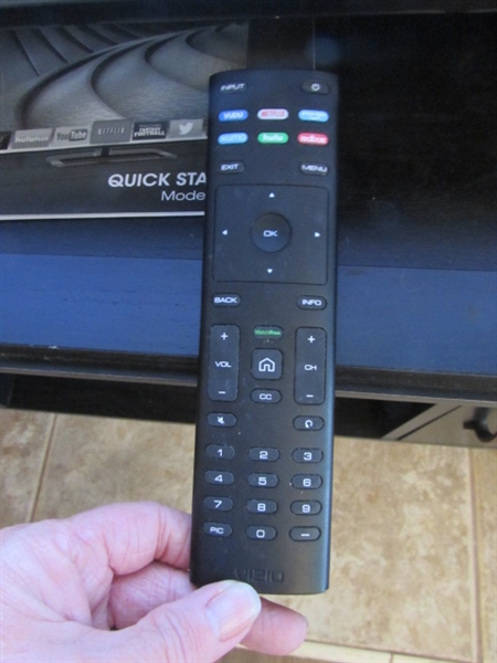 VIZIO 50 LED UHDTV W/ TV STAND & CONSOLE