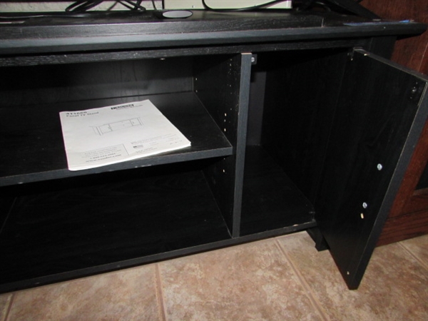 VIZIO 50 LED UHDTV W/ TV STAND & CONSOLE