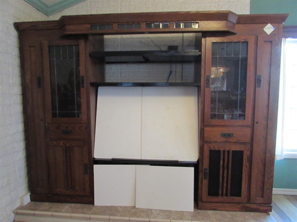 ADJUSTABLE LIGHTED ENTERTAINMENT CENTER W/LOCKING CABINETS