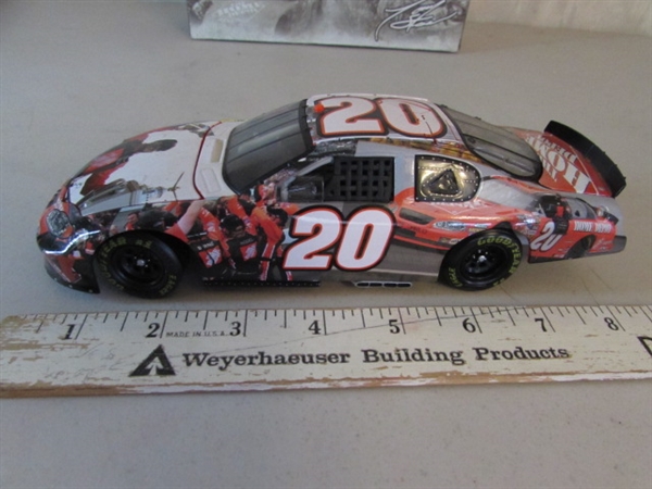 TONY STEWART 2005 MONTE CARLO DIECAST STOCK CAR