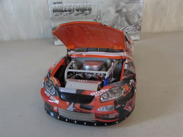 TONY STEWART 2005 MONTE CARLO DIECAST STOCK CAR