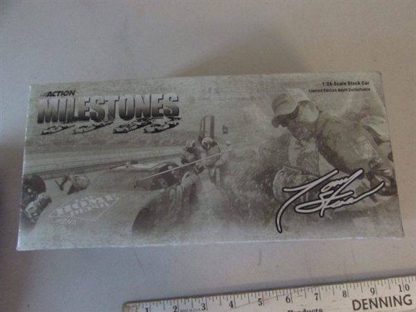 TONY STEWART 2005 MONTE CARLO DIECAST STOCK CAR