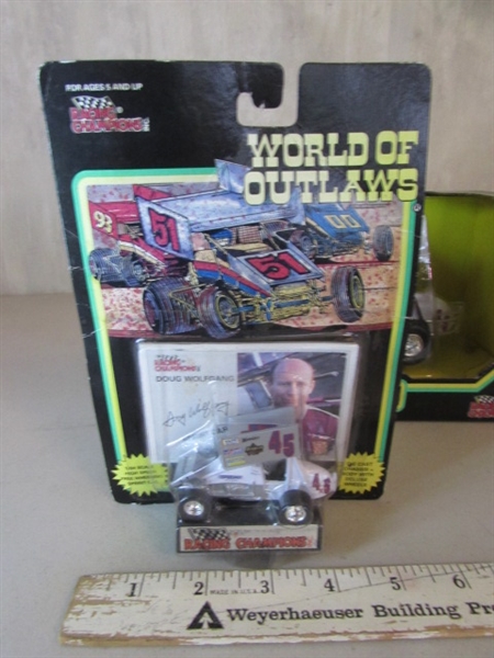 2 WORLD OF OUTLAWS DIECAST CARS