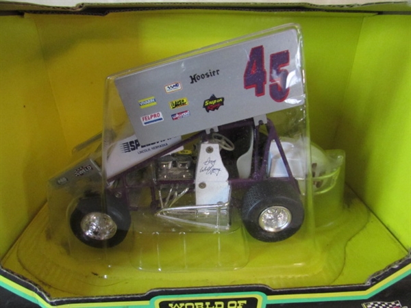 2 WORLD OF OUTLAWS DIECAST CARS