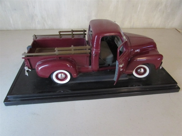 ROAD SIGNATURE 1950 GMC DIECAST PICK UP