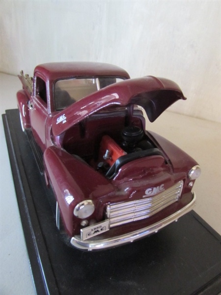 ROAD SIGNATURE 1950 GMC DIECAST PICK UP